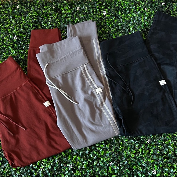 Vuori Daily Leggings Bundle Medium - Picture 1 of 4